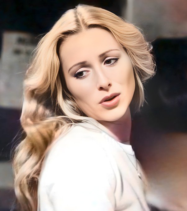 Lori Hallier Film Career